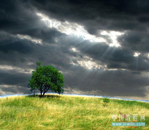 Photoshop合成教程：打造暴风雨中草原上勇敢的树_中国