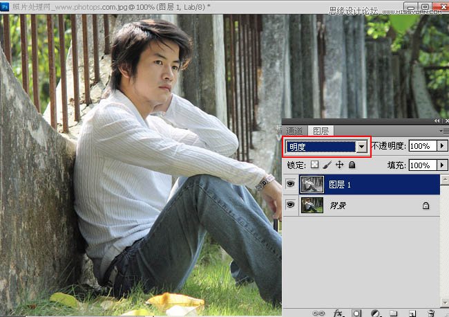 Photoshop Lab模式下保细节修复偏暗人物照片,PS教程,图老师教程网
