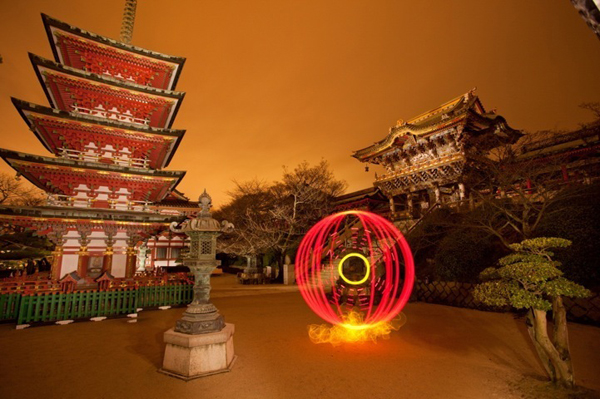 日本摄影创作团体 Fiz-iks 惊人的 3D 光画摄影作品