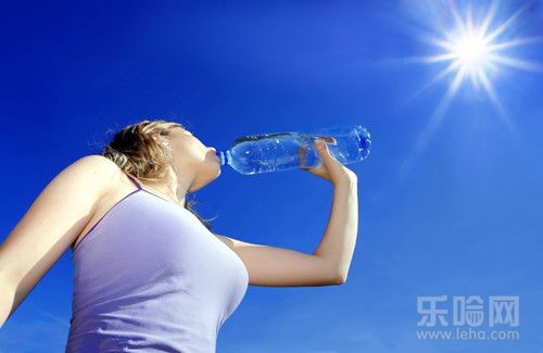 多喝水有助消除过敏皮肤痒