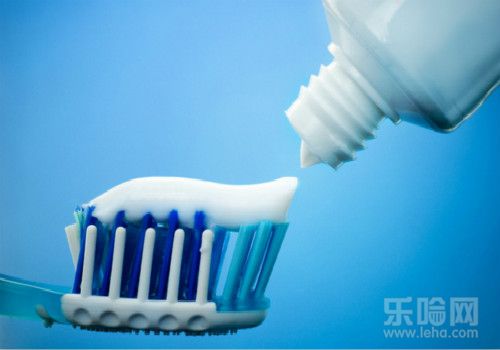 美白牙膏能把牙齿刷白吗