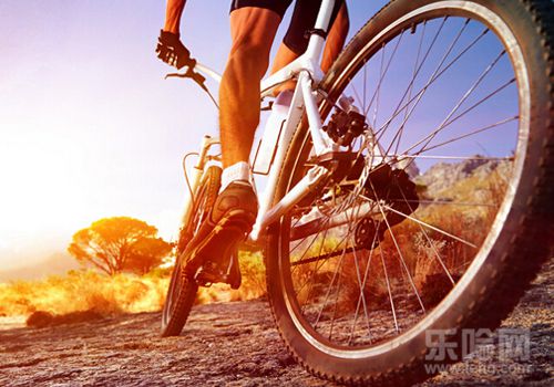 骑自行车和跑步哪个减肥效果好