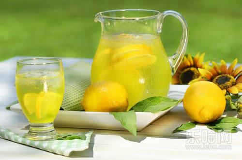 早上空腹喝蜂蜜柠檬水好吗