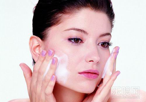 深层清洁皮肤，是保证护肤品营养被皮肤充分吸收的关键步骤