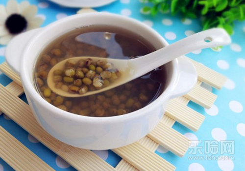 绿豆汤为什么可以缓解痘痘