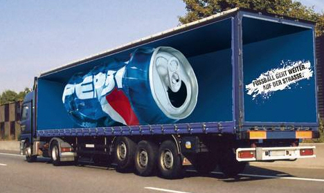 广告海报-大卡车创意广告海报欣赏