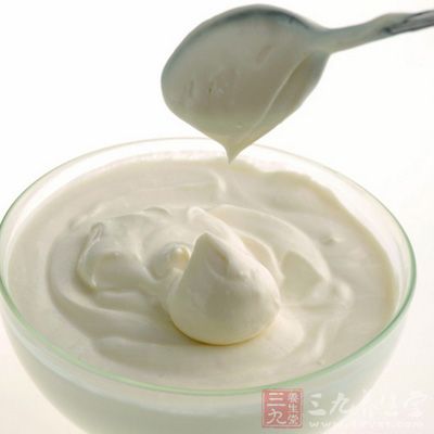 酸奶含有丰富的乳酸菌，可以很好的促进胃肠蠕动