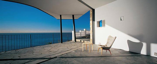 室内设计-海边峭壁上的别墅设计欣赏