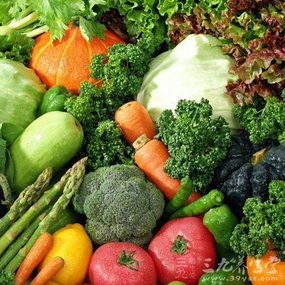 主要分布于绿叶蔬菜、动物肝肾、各色水果之中，那么你现在胃口特好，所以就应该多补充这些食物