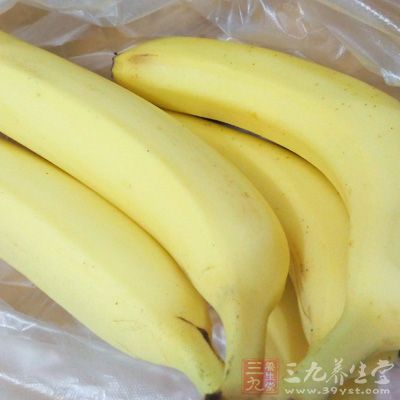 香蕉等水果，其中含有很多种丰富的矿物质和微量元素