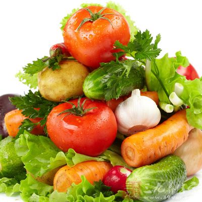 给孩子吃蔬菜，首推颜色浓重的绿色蔬菜和橙黄色蔬菜
