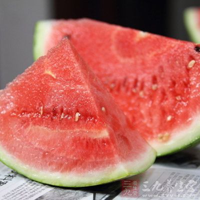 西瓜是夏天很多人最爱的水果，味甘、性凉