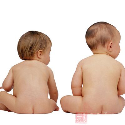 宝宝的皮肤是否健康，与全身营养状况有这密切的关系