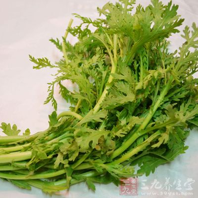 芹菜是高血压患者应该经常食用的利于降压的蔬菜