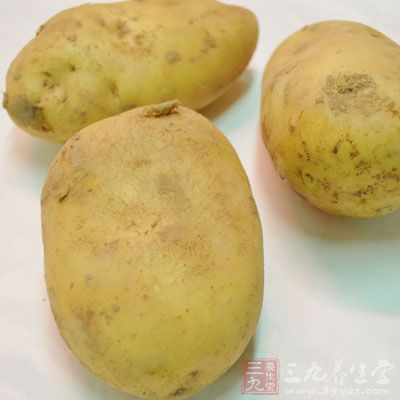 土豆3个(中等个头的，2-3个左右)
