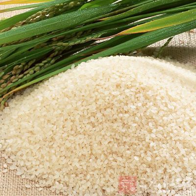 大米、白面等含糖食物相应要增加