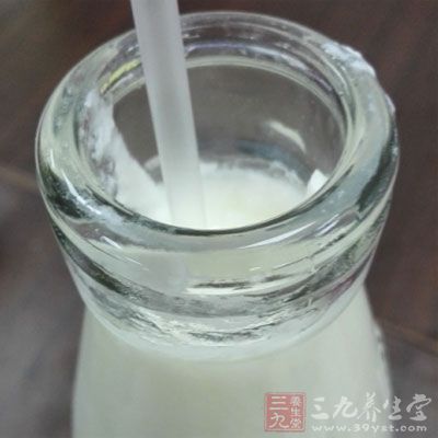 食疗补钙喝牛奶