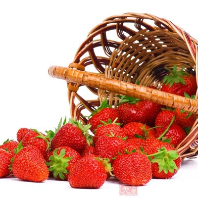 草莓：酸酸甜甜，十分好吃，还具有很好的降火功效