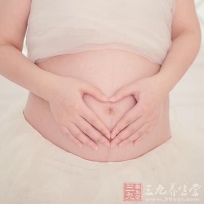 六个月之前的胎儿，约有一半胎位不正
