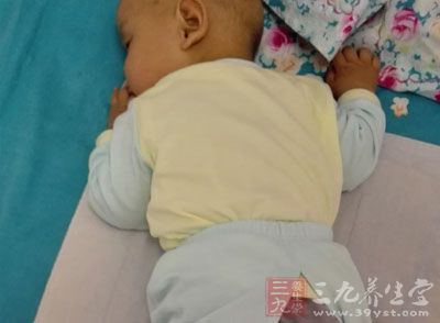 没有尤其起因，应坚持母乳喂养宝宝