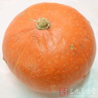 南瓜、胡萝卜中含有大量β—胡萝卜素
