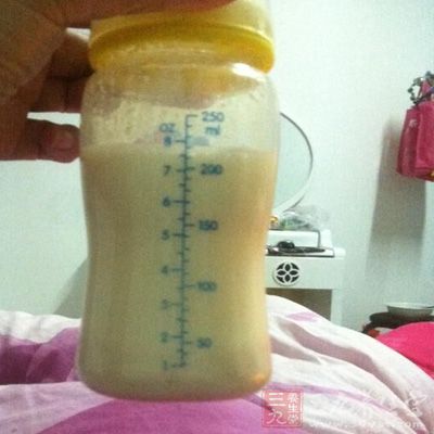 用配方奶喂养的宝宝大便较少