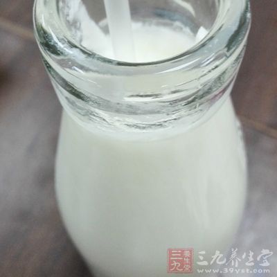 牛奶是一种高蛋白、高钙的饮品