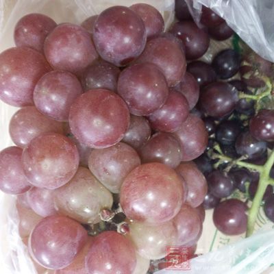 葡萄也是理想解酒的水果之一