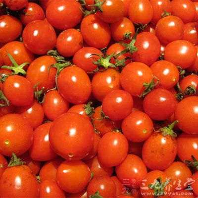 番茄中含有丰富的维生素和矿物质