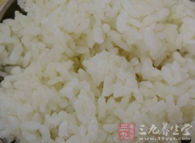 米饭的储存比二次加热更重要