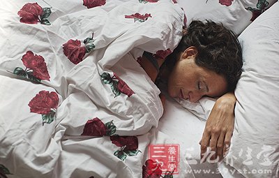 养生警惕：十大最伤女人身的睡觉习惯