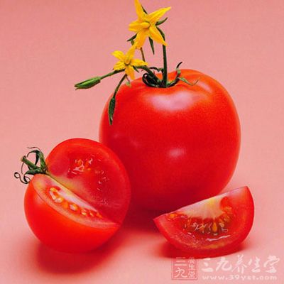 番茄富含茄红素、多种维生素特别是维生素C含量丰富，有助于人体的健康