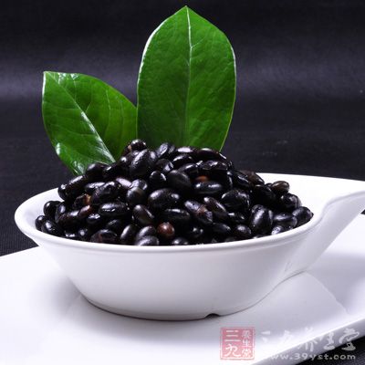 黑豆，又称为黑大豆、乌豆，性甘，味平，归脾、肾经