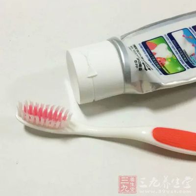 含有氟化物的牙膏，都是那些预防蛀牙效果极好的牙膏