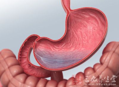 肠胃吸收水分的功能下降，导致食物经消化后水分含量较多