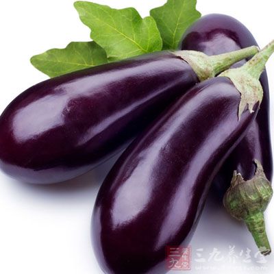 茄子含有维生素P，其中以紫茄子含量最高