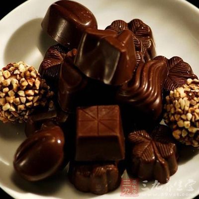 黑巧克力中的黄酮类化合物可以保护眼部血管