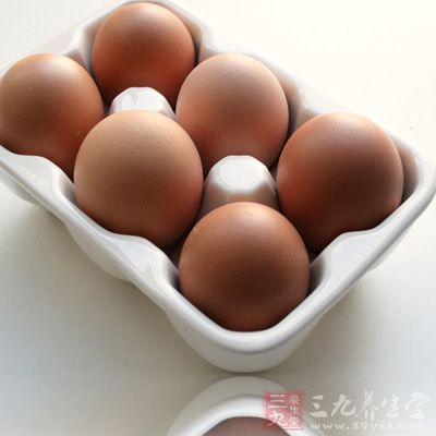 鸡蛋中含有较多的维生素B和其他微量元素