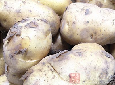 其实很多人都知道马铃薯是一种非常天然的瘦身减肥的食物