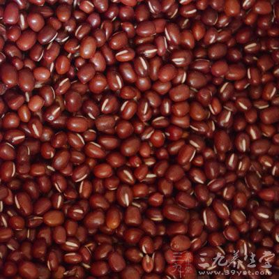 红豆具有清热解毒，健脾祛湿，通小便的作用