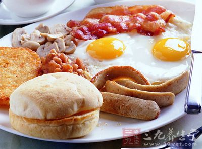 不吃早餐的人一天摄入的卡路里反而比吃早餐的人要更高