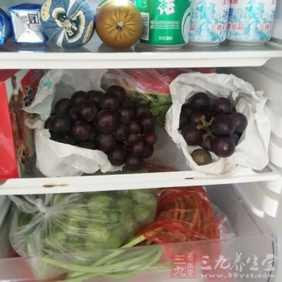 冰箱里的食物要分开放置