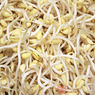 黄豆芽含有维生素A、不饱和脂肪酸