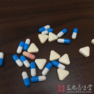 待病原和药敏结果出来后再调整用药