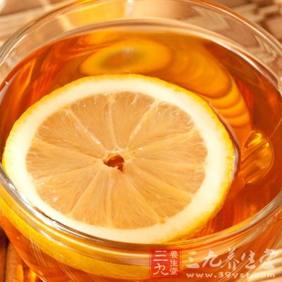 加姜末入茶饮，是预防感冒行之有效的做法