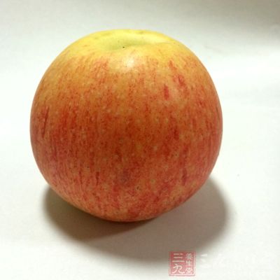 苹果中含有的纤维素能使肠内的粪便变软