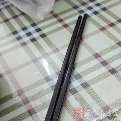 提倡家庭内采用公筷制、分餐制