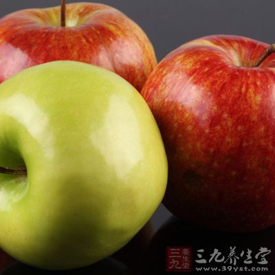 宜吃葡萄、石榴、苹果、杨梅等具有收敛作用的水果