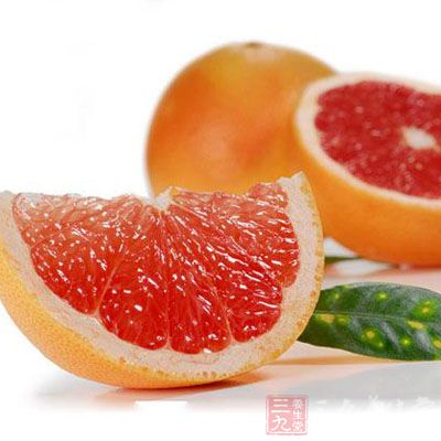 葡萄柚风味极特殊，甜、酸而微苦，食用后有迅速消除疲劳、清血降火