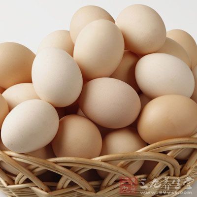 想要令感冒的状况恢复健康是可以服用鸡蛋的，但是不能够吃煎炸的鸡蛋